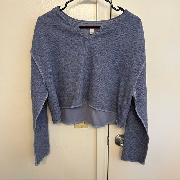 Urban Outfitters Parker Notched Long Sleeve Top Light Blue Size Small Cozy Warm - Picture 3 of 9